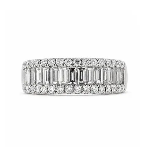 18ct White Gold Diamond Ring