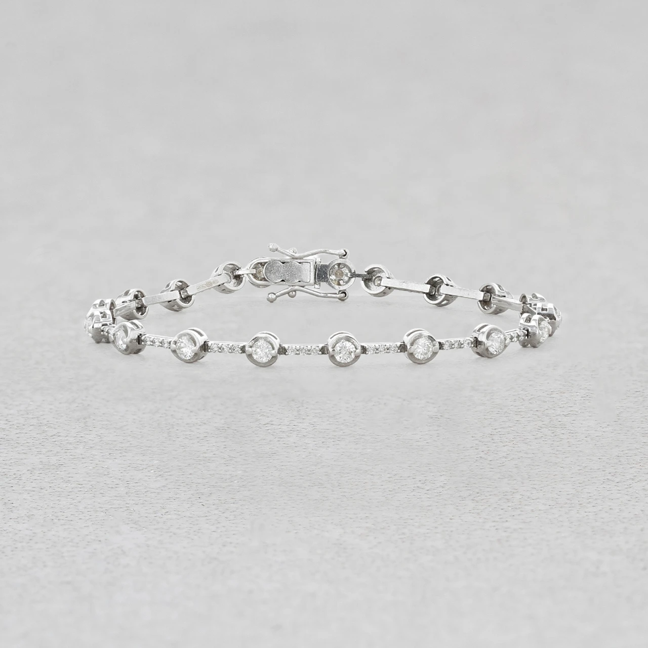 18wg 2.25ct Diamond Bracelet