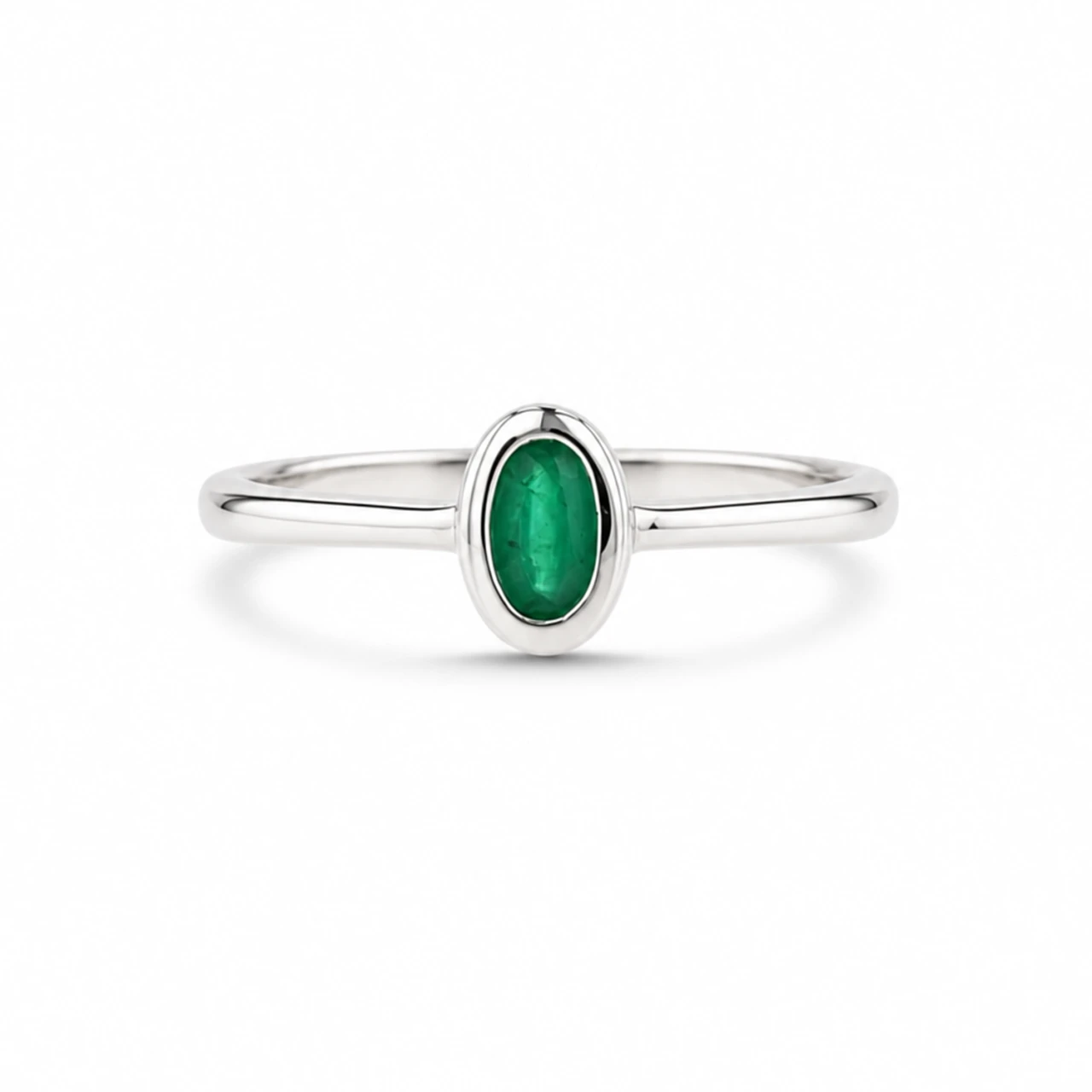 9ct White Gold Emerald Ring