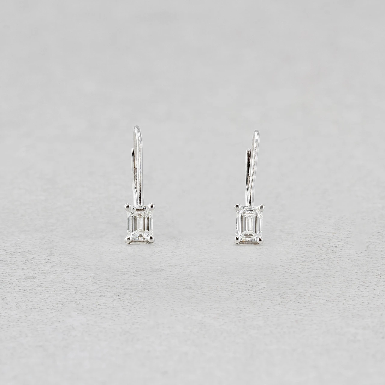 18wg diamond earrings 0.40cts 