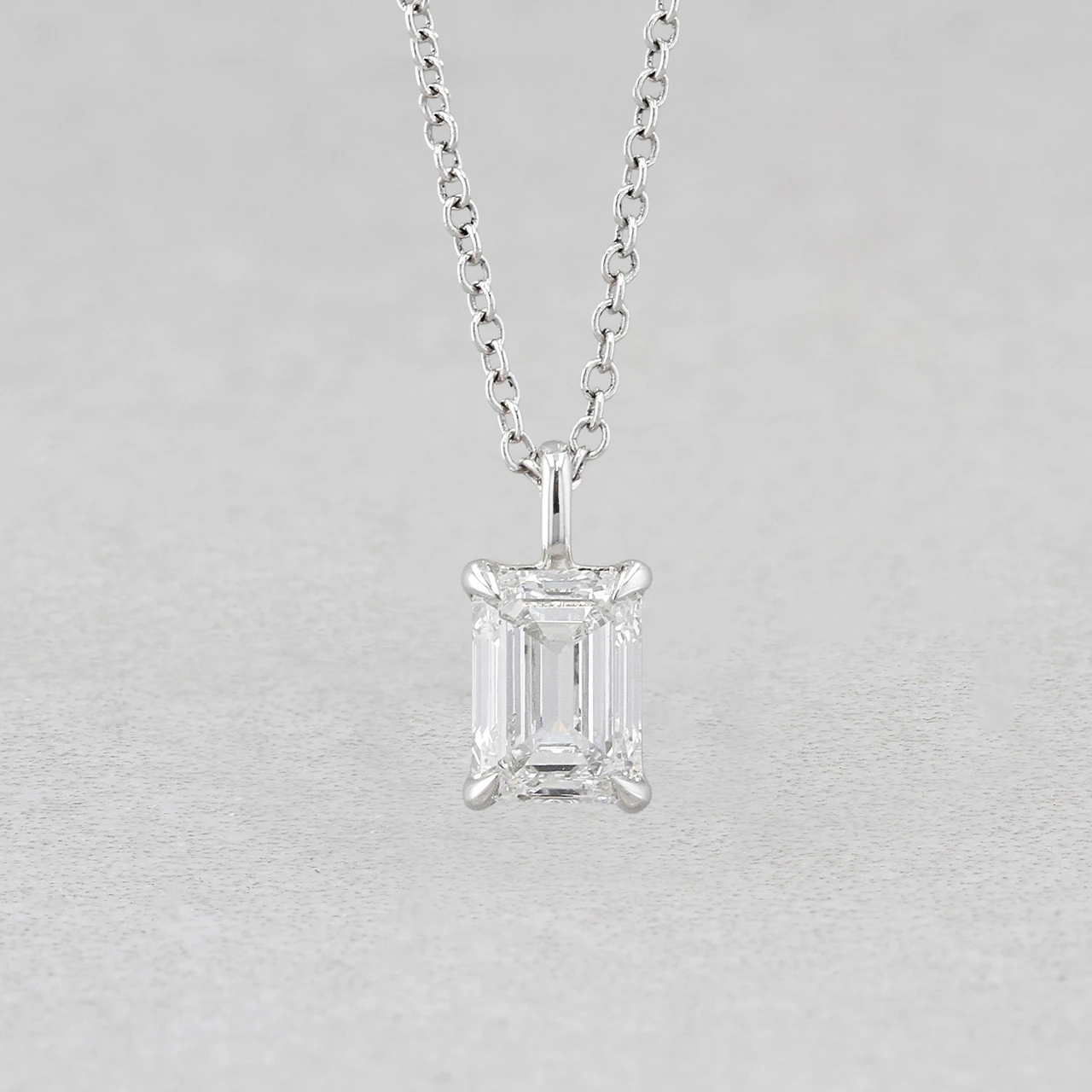 18ct White Gold 1.02ct Lab Grown Diamond Pendant