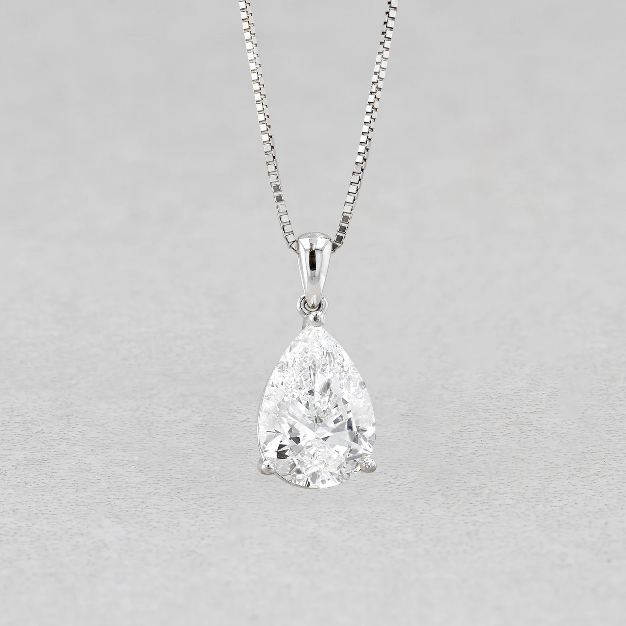 18wg Lab Diamond Neck 5.02ct